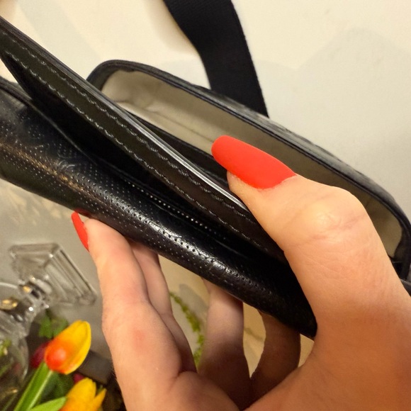 GUCCI Jumbo GG Embossed Black Leather Belt Bag - Picture 4 of 13